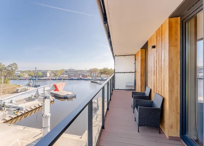 Lighthouse 3 2 Surfingbird Apartamento Mrzeżyno